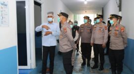 Kapolres Pringsewu, AKBP Dadi Perdana Putra saat meninjau Satuan Pelayanan Pemenuhan Gizi (SPPG) Polri di Kecamatan Ambarawa, Kamis 6 Agustus 2026 | Dok. Humas Polres Pringsewu.