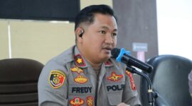 Wakapolres Tanggamus Kompol Fredy Aprisa saat memberikan penegasan kepada personelnya di Aula Paramasatwika, Senin 10 Agustus 2026 | Dok. Humas Polres Tanggamus.