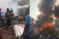 Kolase foto saat petugas Damkarmat Tanggamus melakukan penyemprotan dan saat api membumbung tinggi membakara rumah korban Sayuti di Pekon Kalimiring, Kota Agung Barat, Tanggamus, Senin 10 Agustus 2026 | ist/Media Prioritastv.com.