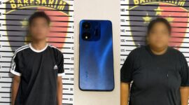 Kolase foto kedua tersangka penadahan handphone curian di Pringsewu yang ditangkap polisi | Dok. Humas Polres Pringsewu.