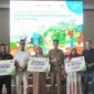 Foto bersama perwakilan ILO dan BPJS Kesejatan serta Pemkab Tanggamus dengan ahli waris penerima santunan di Kecamatan Sumberejo, Selasa 4 Agustus 2026, lalu | Dok. Pemkab Tanggamus.