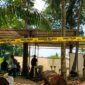 Suasana makam Sutrimo menjelang ekshumasi oleh Polisi di Desa Wlaha, Banyumas, Jawa Tengah |