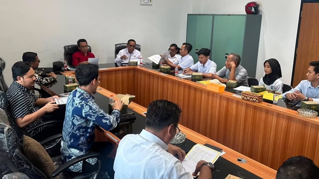 Ketua Komisi IV DPRD Pringsewu Hi. Agus Irwanto, S.E. saat menerima audensi PBSI dan Disdik Pringsewu, Rabu 5 Agustus 2026 | ist/Media Prioritastv.com.