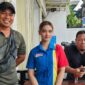 Kondisi Hilda saat foto bersama konten kreator Damar Bali di tempat kerjanya dalam ungahannya, Sabtu 15 Agusttus 2026 | Facebook Damar Bali.