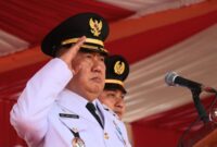 Bupati Tanggamus H. Moh. Saleh Asnawi saat memimpin upacara HUT ke 81 Republik Indonesia di Lapangan Merdeka, Kota Agung, Senin 17 Agustus 2026 | Herdi/Media Prioritastv.com.