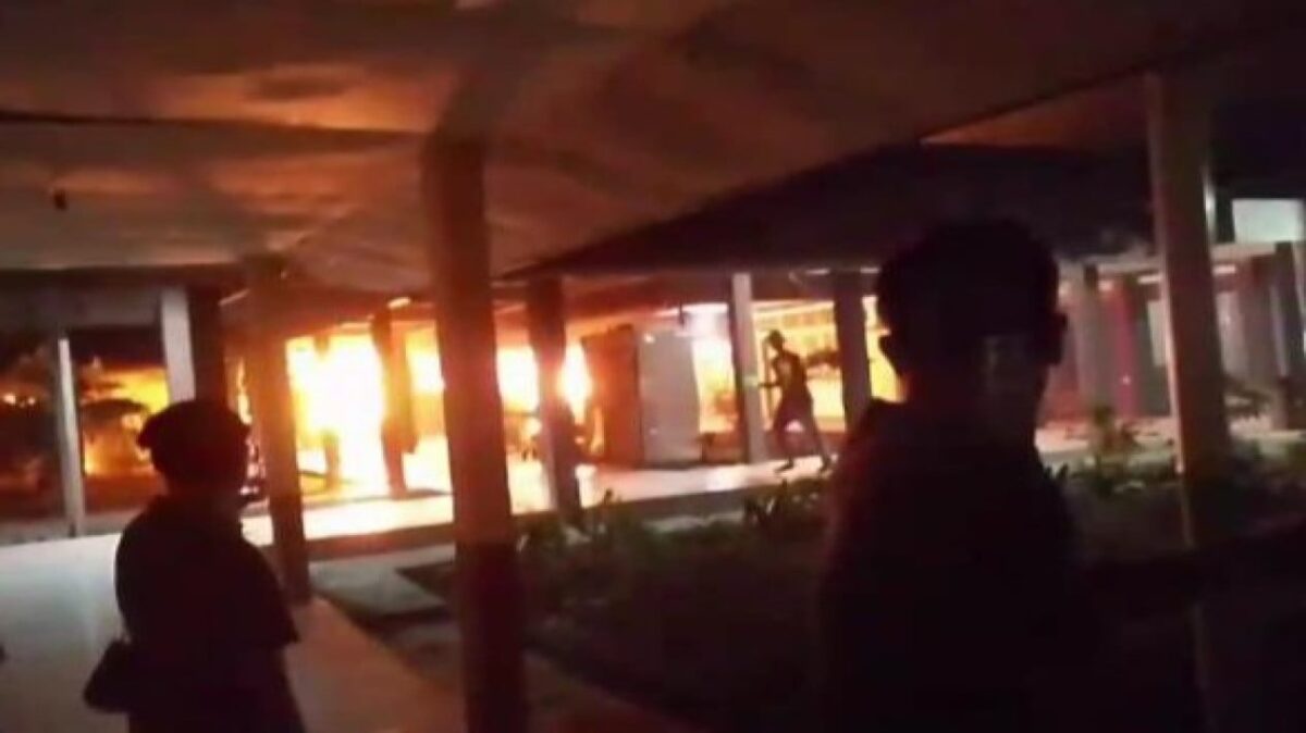 Kebakaran RS Ryacudu Lampung Utara, Minggu 30 Agustus 2026, malam.