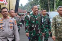 Tim Pencegahan Karhutla Mabes TNI yang datang ke Polres Tanggamus usai meninjau posko bencana di Mapolres setempat, Jumat 28 Agustus 2026 | Dok. Humas Polres Tanggamus.