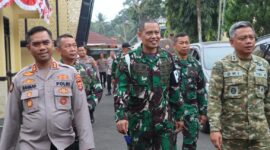 Tim Pencegahan Karhutla Mabes TNI yang datang ke Polres Tanggamus usai meninjau posko bencana di Mapolres setempat, Jumat 28 Agustus 2026 | Dok. Humas Polres Tanggamus.