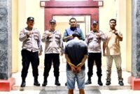 Tersangka Curanmor asal Wonosobo inisial AW setelah ditangkap dan akan dijebloskan ke sel tahanan Polsek Talang Padang, Senin 31 Agustus 2026 | Dok. Humas Polres Tanggamus.