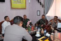 Pasis Seskoad LXIV saat berdiskusi di ruang Wakapolres Tanggamus, Senin 31 Agustus 2026 | Dok. Humas Polres Tanggamus.