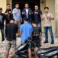 Ketiga tersangka pendongan sopor truk yang ditangkap
Polisi sebelum dijebloskan ke sel tahanan, Rabu 2 September 2026 | Dok. Humas Polres Tanggamus.