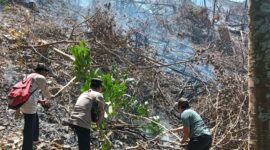 Pengecekan dan pemadaman Karhutla di Pekon Umbar, Kelumbayan, Tanggamus, Kamis 3 September 2026 | Dok. Humas Polres Tanggamus.