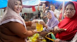 Wabup Pringsewu Umi Laila saat melaksanakan penetrasi pasar di Pagelaran, Kamis 3 September 2026 | Samuel/Media Prioritastv.com.