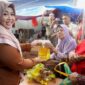 Wabup Pringsewu Umi Laila saat melaksanakan penetrasi pasar di Pagelaran, Kamis 3 September 2026 | Samuel/Media Prioritastv.com.