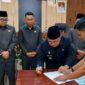 Ketua DPRD Tanggamus Agung Setyo Utama bersama Walil Ketua Rangga Putra Hakim serta Forkopimda menyaksikan Bupati Tanggamus H. Moh. Saleh Asnawi saat menandatangani MoU Kebijakan Umum Perubahan Anggaran (KUPA) dan Prioritas Plafon Anggaran Sementara Perubahan (PPAS-P) Tahun 2026 dalam rangkaian sidang paripurna DPRD Tanggamus, Selasa 2 September 2026 | Herdi/Media Prioritastv.com.