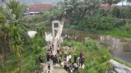 Proses Perbaikan Jembatan Gantung Tanjung Raja Tanggamus, Selasa 1 September 2026 | Dok. Humas Polres Tanggamus.