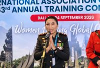 AKBP Heti Patmawati saat menerima penghargaan IAWP 2026 di Nusa Dua, Bali, Minggu (20/9/2026).