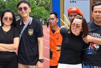 Kolase foto saat pelaku bersama suaminya dan saat diamankan seteleh melakukan penusukan, Senin 21 September 2026 | ist/Media Prioritastv.com.