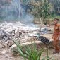 Kondisi rumah korban Kusniadi yang ludes terbakar diabadikan Selasa 22 September 2026 | Herman/Media Prioritastv.com.