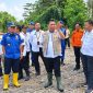 Sekda Tanggamus Suaidi didampingi Plt. Kadis PUPR, BPBD, Camat Kota Agung Barat, serta unsur terkait saat meninjau banjir di Pekon Belu dan Negara Batin, Rabu (23 September 2026) | Herdi/Media Prioritastv.com.