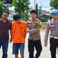 Tersangka CH setelah ditangkap dan akan dijebloskan ke sel tahanana Polsek Gading Rejo, Rabu 23 September 2026 | Dok. Humas Polres Pringsewu.
