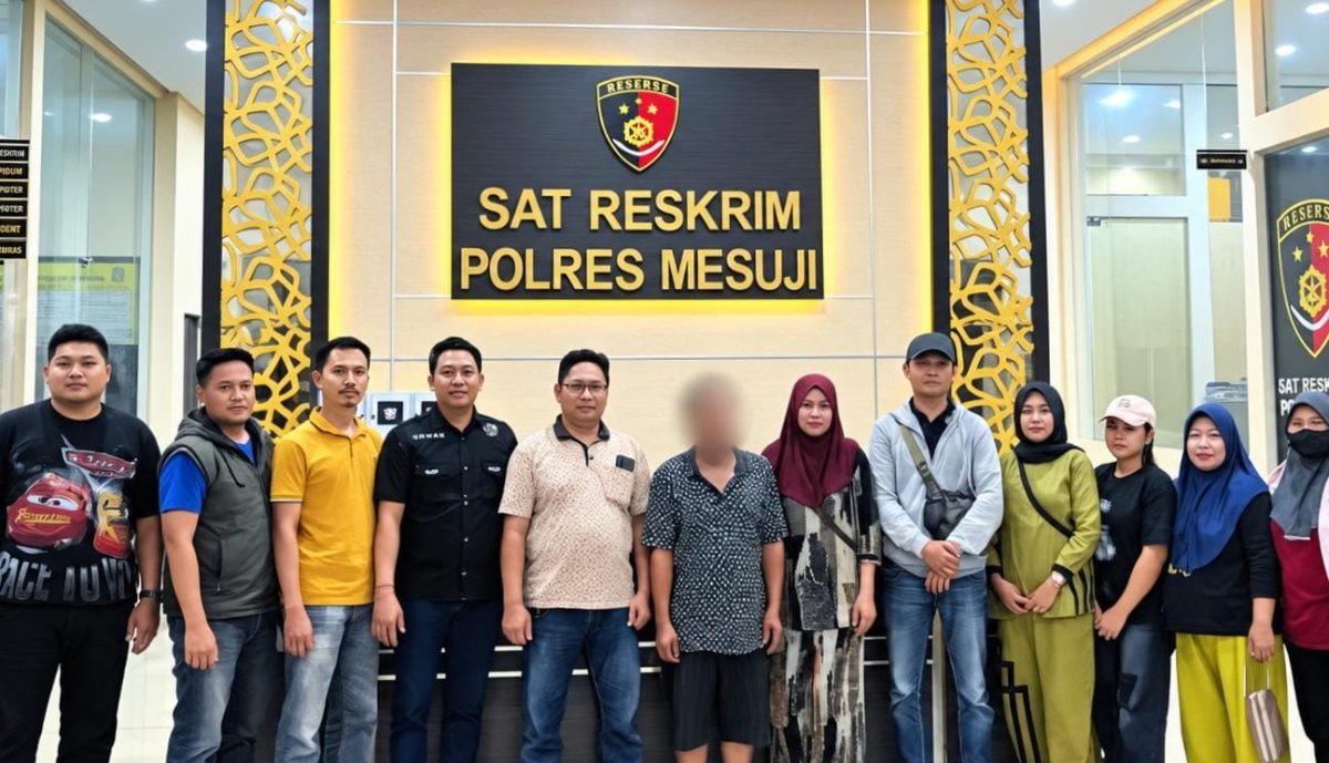 Tersangka AS setelah menyerahkan diri ke Polres Mesuji, Jumat 18 September 2026 | Dok. Humas Polda Lampung.