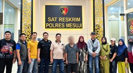 Tersangka AS setelah menyerahkan diri ke Polres Mesuji, Jumat 18 September 2026 | Dok. Humas Polda Lampung.