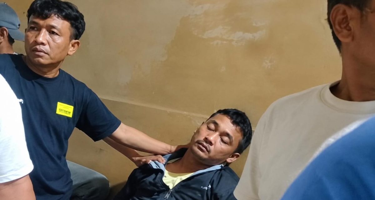 Terduga pelaku yang berhasil diamankan warga usai disebut menjambret tas wanita di Jalinbar Gading Rejo, Pringsewu, Minggu, 27 September 2026 | ist/Media Prioritastv.com.