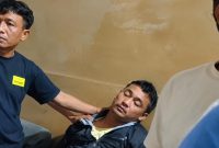 Terduga pelaku yang berhasil diamankan warga usai disebut menjambret tas wanita di Jalinbar Gading Rejo, Pringsewu, Minggu, 27 September 2026 | ist/Media Prioritastv.com.