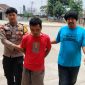 Pelaku saat digelandang ke sel tahanan Polsek Gading Rejo sebelum dijebloskan ke sel tahanaan, Senin 28 September 2026 | Dok. Humas Polres Pringsewu.