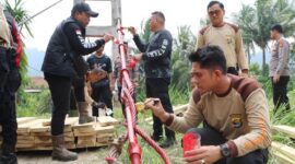 Proses Perbaikan Jembatan Gantung Tanjung Raja Tanggamus, Selasa 1 September 2026 | Dok. Humas Polres Tanggamus.
