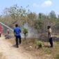 Proses pemadaman Karhutla di Ambarawa, Pringsewu, Rabu 2 September 2026 | Dok. Humas Polres Pringsewu.