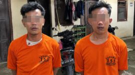 Kedua tersangka yang ditangkap usai terlacak GPS dengan background rumah kost serta sepeda motor hasil kejahatannya, Selasa 1 September 2026 | ist/Media Prioritastv.com.