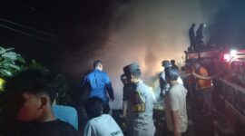 Proses pemadaman Karhutla di Pesisir Barat,
Lampung.