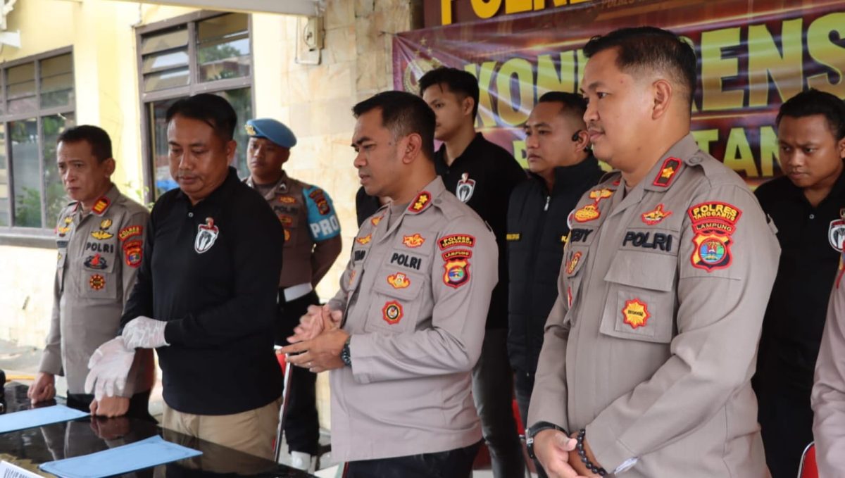 Kapolres Tanggamus AKBP Rahmad Sujatmiko saat memimpin konferesnsi pers hasil Operasi Narkoba, Kamis 1 Oktober 2026 | Herdi/Media Prioritastv.com.