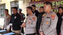 Kapolres Tanggamus AKBP Rahmad Sujatmiko saat memimpin konferesnsi pers hasil Operasi Narkoba, Kamis 1 Oktober 2026 | Herdi/Media Prioritastv.com.