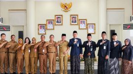 Bupati Tangamus H. Moh. Saleh Asnawi saat menerima Kunjungan Kepala Kemenhaj Tanggamus H. Farid Anfasa di ruang kerjanya, Selasa 6 Oktober 2026 | Herdi/Media Prioritastv.com.