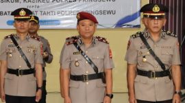 Iptu Eko Sujarwo (tengah) saat dilantik menjadi Kasat Reskrim Polres Pringsewu, Jumat 9 Oktober 2026.