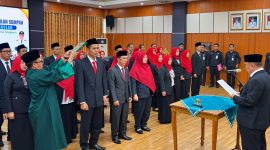 Bupati Tanggamus H. Moh. Saleh Asnawi saat melantik 47 kepala sekolah diantaranya TK, SD dan SMP Negeri di Rupatama Pemkab setempat, Jumat 16 Oktober 2026 | Herdi/Media Prioritastv.com.