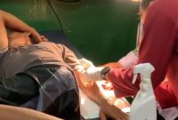 Suparyono, Lansia asal Pulau Panggung, Tanggamus usai dibacok tetangganya sendiri saat mendapatkan perawatan medis, Kamis 15 Oktober 2026 | ist/Media Prioritastv.com.