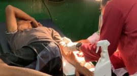 Suparyono, Lansia asal Pulau Panggung, Tanggamus usai dibacok tetangganya sendiri saat mendapatkan perawatan medis, Kamis 15 Oktober 2026 | ist/Media Prioritastv.com.
