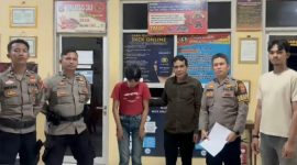 Remaja Putri inusial RFA saat diserahkan kepada orang tuanya oleh Polres Pringsewu, Jumat 16 Oktober 2026, malam |