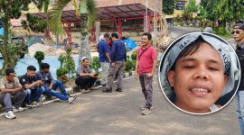 Sejumlah awak media di Kabupaten Tanggamus Lampung yang menunggu keterangan pihak kepolisian di Polres Tanggamus terkait kebenaran penangkapan Kontent Kreator Rohadi Alkantara, (insert, foto Rohadi Alkantara), Kamis 22 Oktober 2026 | ist/Media Prioritastv.com.