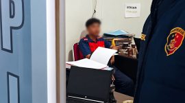 Sosok Rohadi saat berada di ruangan Tipidter Sat Reskrim Polres Tanggamus yang berhasil diabadikan awak media Kabupaten Tanggamus, Kamis 22 Oktober 2026.
