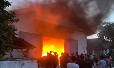Kebakaran Gudang Ekspedisi J&T di Pringsewu, Ratusan Paket Diduga Hangus Terbakar