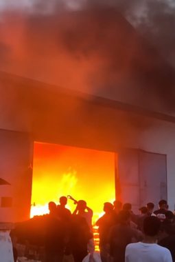 Kebakaran Gudang Ekspedisi J&T di Pringsewu, Ratusan Paket Diduga Hangus Terbakar
