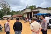 Pengamanan di lokasi kampanye calon Peratin di Pekon Rajabasa, Kecamatan Ngaras, Pesisir Barat, Minggu 25 Oktober 2026 | Suroso/Media Prioritastv.com.
