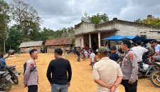 Pengamanan di lokasi kampanye calon Peratin di Pekon Rajabasa, Kecamatan Ngaras, Pesisir Barat, Minggu 25 Oktober 2026 | Suroso/Media Prioritastv.com.