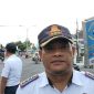 Kepala Dinas Perhubungan Tanggamus, M. Sabar Sitanggang saat memberikan keterangan pers disela kegiatan pengaturan di simpang lampu merah Kota Agung, Senin 26 Oktober 2026 | Herdi/Media Prioritastv.com.